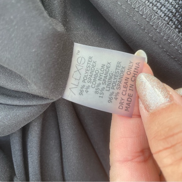 Alexis
Xiomarra Long-Sleeve Tiered-Fringe Shift Dress - Picture 7 of 12